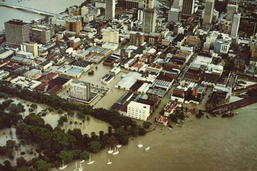 The Brisbane flood—the worst flood since 1893-leads to major flood mitigation works. The Wivenhoe Dam is built.
